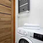 Apartment Modern With Balcony And Place For Remote Work By Renters