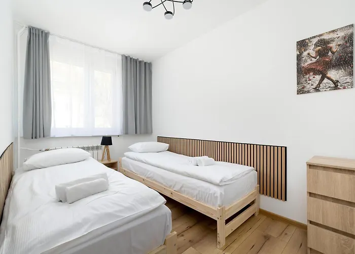 Modern With Balcony And Place For Remote Work By Renters *