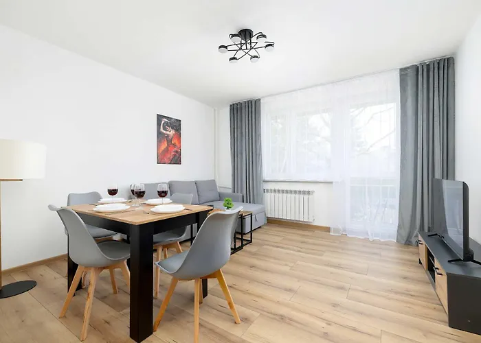 Modern With Balcony And Place For Remote Work By Renters Apartmán