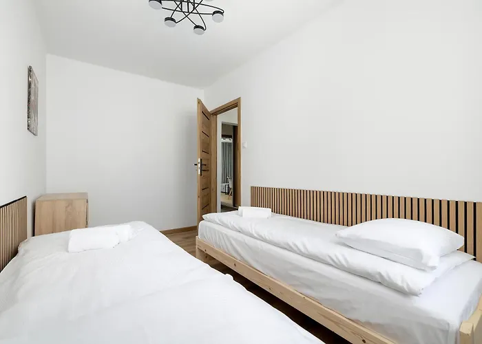 Modern With Balcony And Place For Remote Work By Renters Apartmán